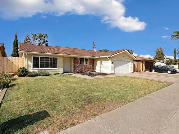3rd image of 1721 Laramie Way