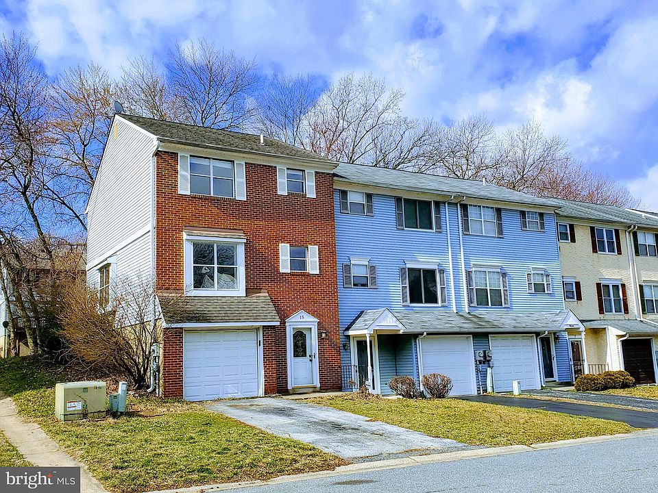 1st image of 15 Carolina Ct