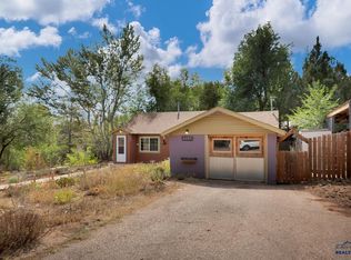 2145 Minnekahta Ave, Hot Springs, SD 57747