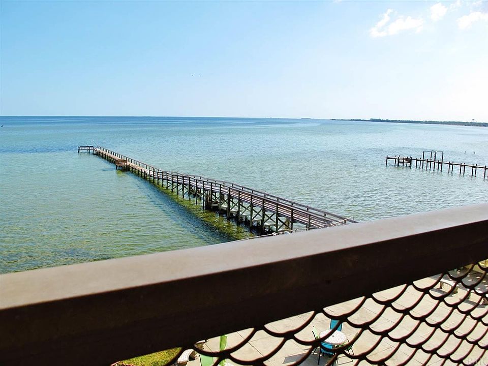 1st image of 825 Bayshore Dr APT 300