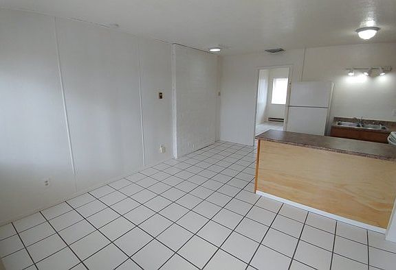 4th image of 570 Jane St NE APT C