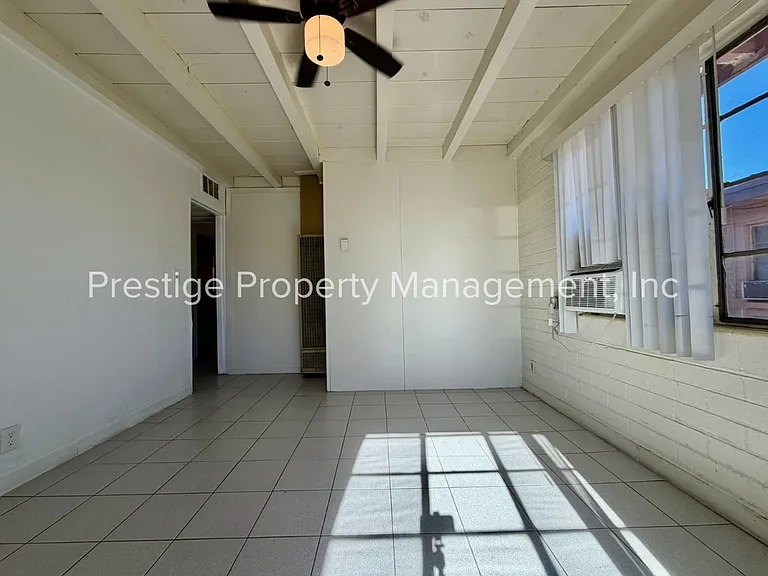 2201 E Grant Rd #19 — Photo 22