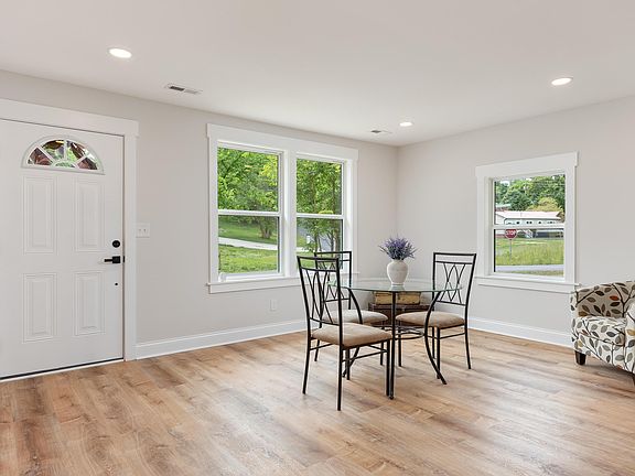 5th image of 2606 Pine Dr SE