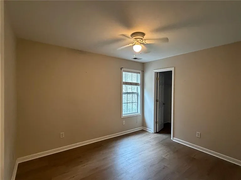 102 Lexington Parke Dr — Photo 14