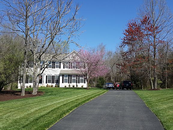 2nd image of 4007 Stratford Dr