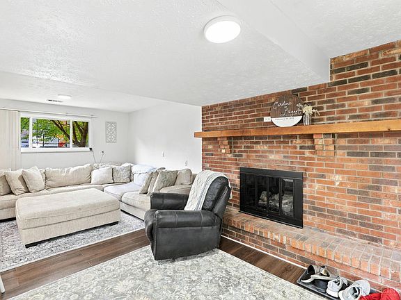 3rd image of 6017 Grist Mill Ct