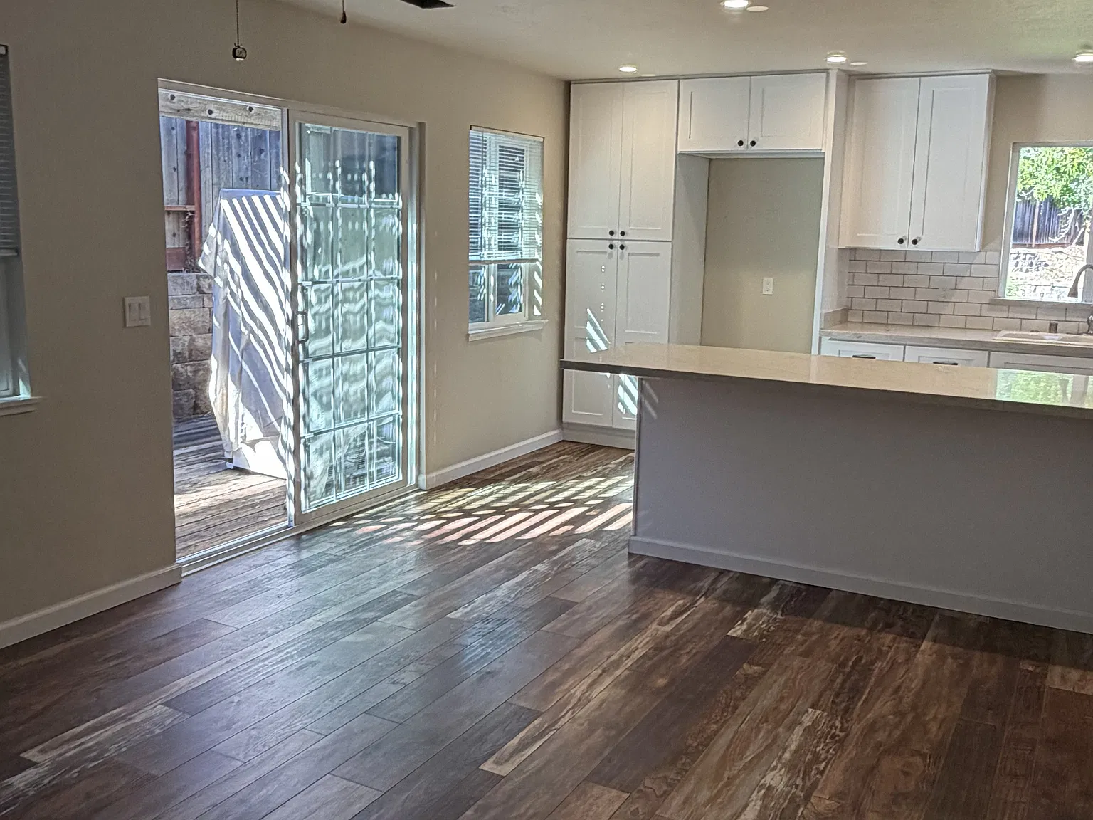 3 bed, 1359 sqft, $3,600 — Photo 3
