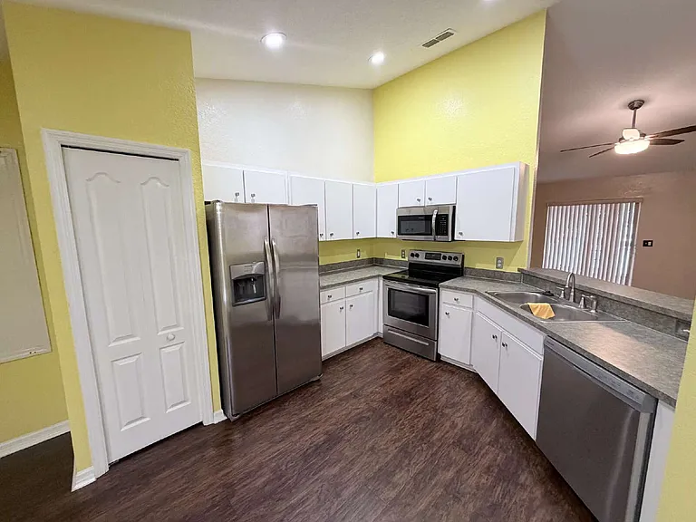 5967 Hillside Heights Dr — Photo 3