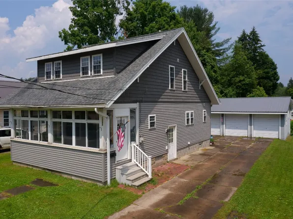 1092 N Center St, Corry, PA 16407