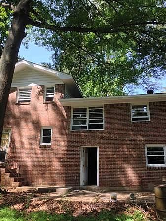Lovely split level with basement