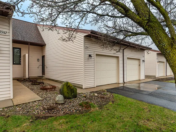 2744 Stonebluff Dr SW, Wyoming, MI 49519