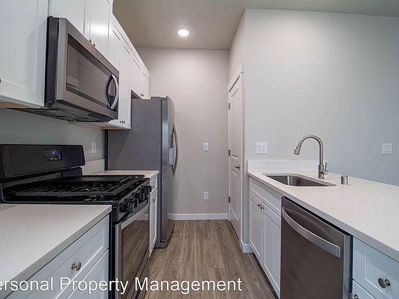 5th image of 5506 NE 61st Ct