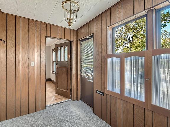 4th image of 4023 26th Ave S