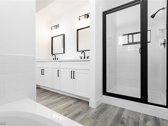 4th image of 3808 Gramercy Ave