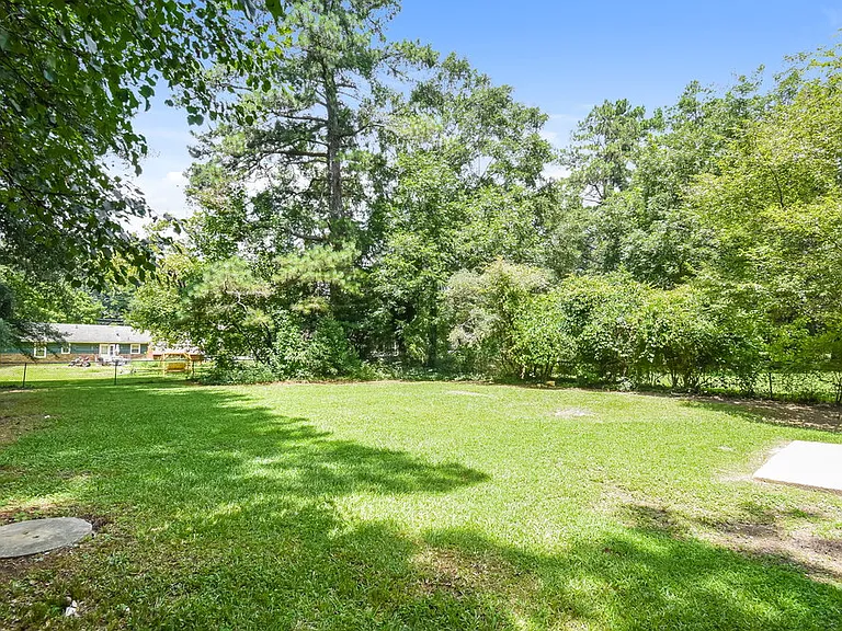 851 Grayson Hwy — Photo 16