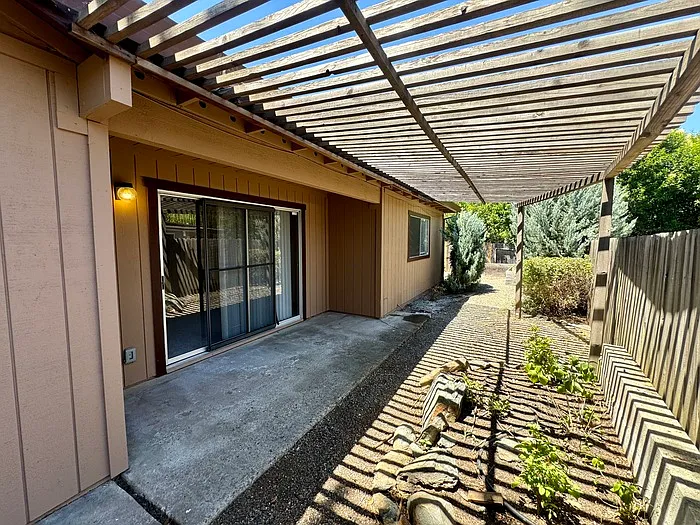 5943 Moss Creek Cir — Photo 19