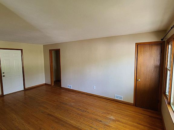 3rd image of 10605 E Hill Park Ter