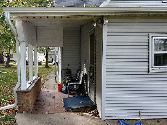 5th image of 106 Ballard St