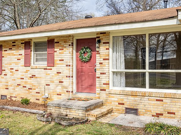 2nd image of 29 Conway Pl NW