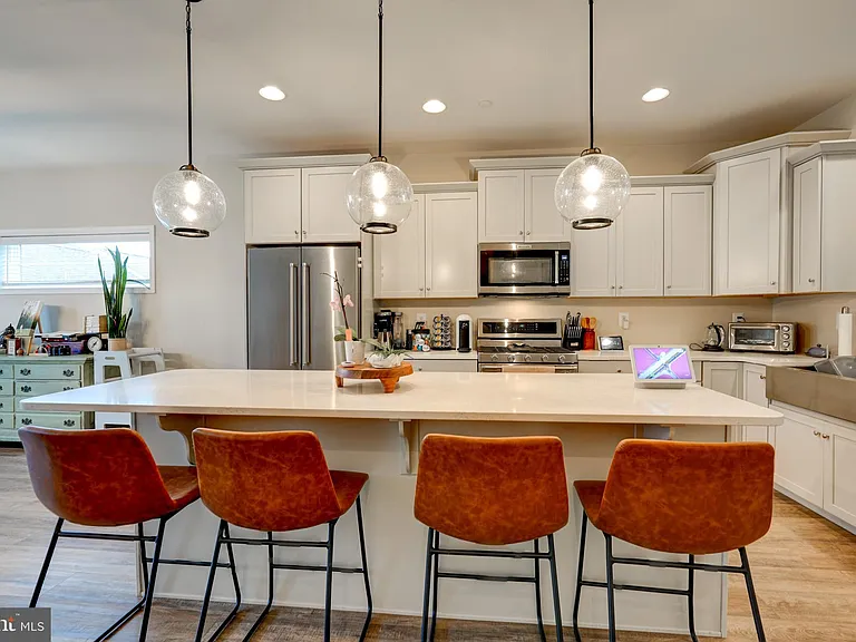 1309 Pedigree St — Photo 5