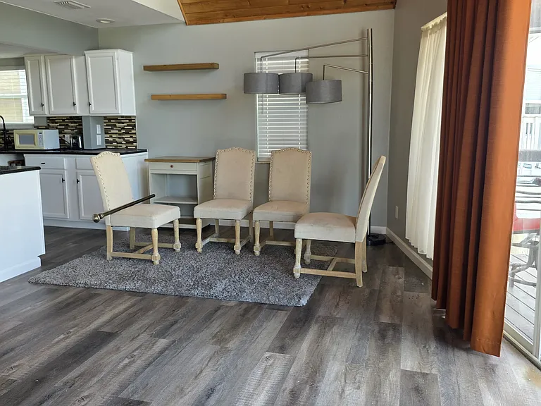78th Ave — Photo 16