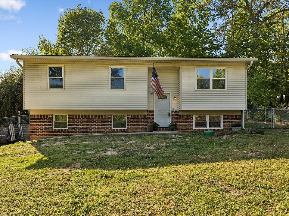 1st image of 2240 Rolling Brook Dr NE