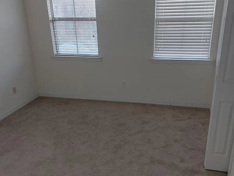 20042 Eastwood Dr — Photo 6