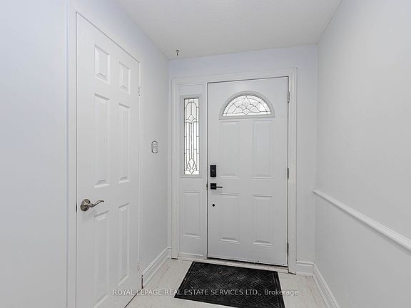4th image of 15 Huson Ct