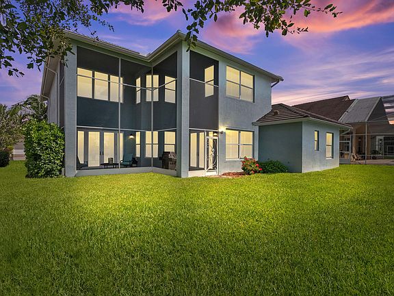 2nd image of 127 NW Madison Court