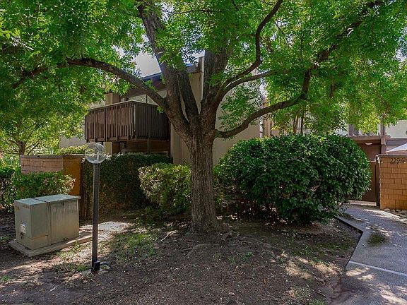 2nd image of 2294 Woodside Ln Unit 9