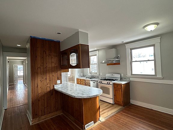 2nd image of 396 Whalley Ave #2