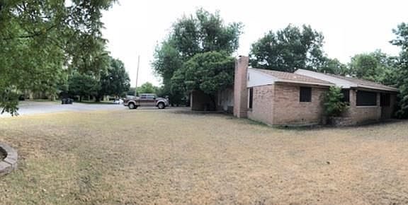 3rd image of 4701 Trail Lake Dr