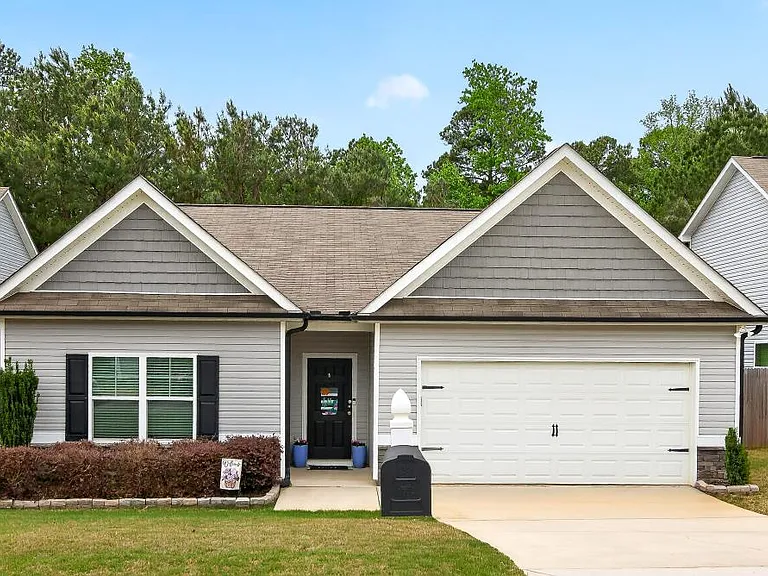 55 Hill Top Cir — Photo 1