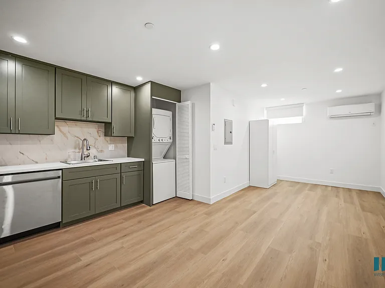 429 N Hayworth Ave — Photo 66