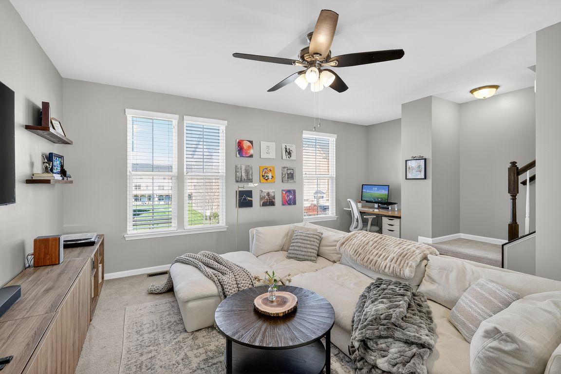 next background image