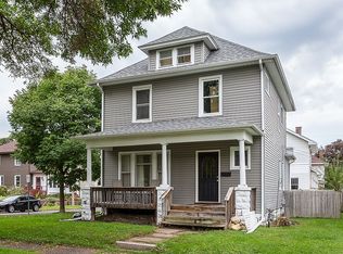 103 6th Ave, Moline, IL 61265