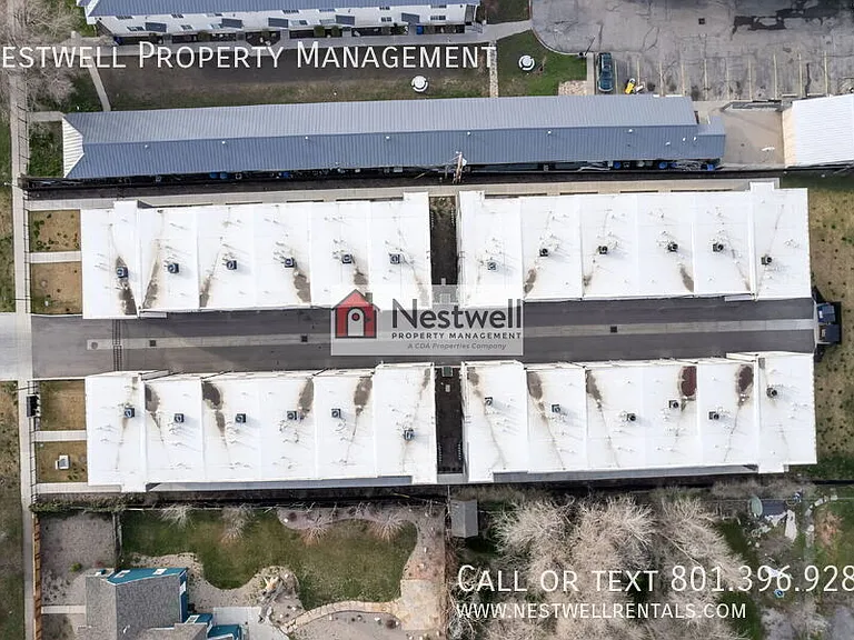 359 N 700 W #21 — Photo 16