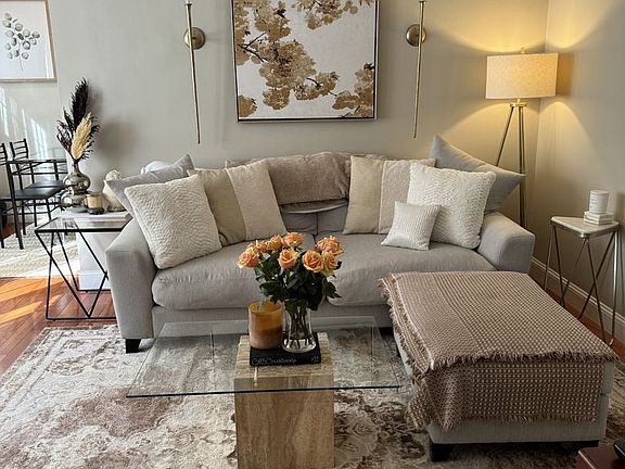 4th image of 62 Queensberry St #115