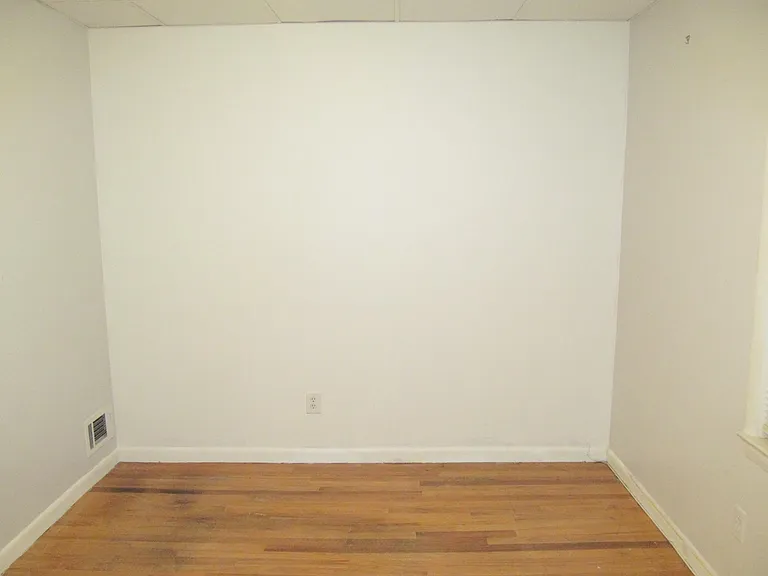 2 Wall St #1 — Photo 9