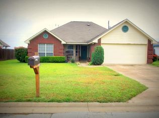 307 Willow Rd, Aubrey, TX 76227