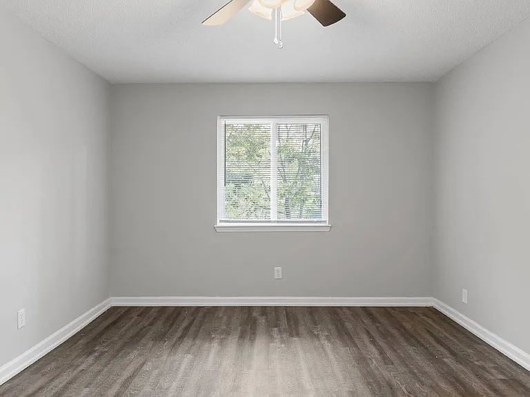 105 Ppoole St #303 — Photo 37