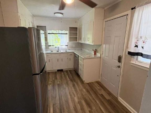 5th image of 4322 Fairfax Dr