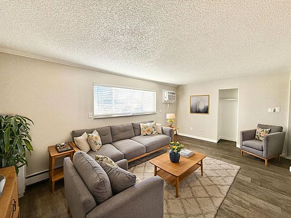 5th image of 1936 Vinewood Ln APT 10