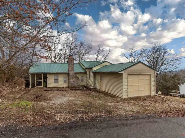 19908 Lakeview Ave, Warsaw, MO 65355