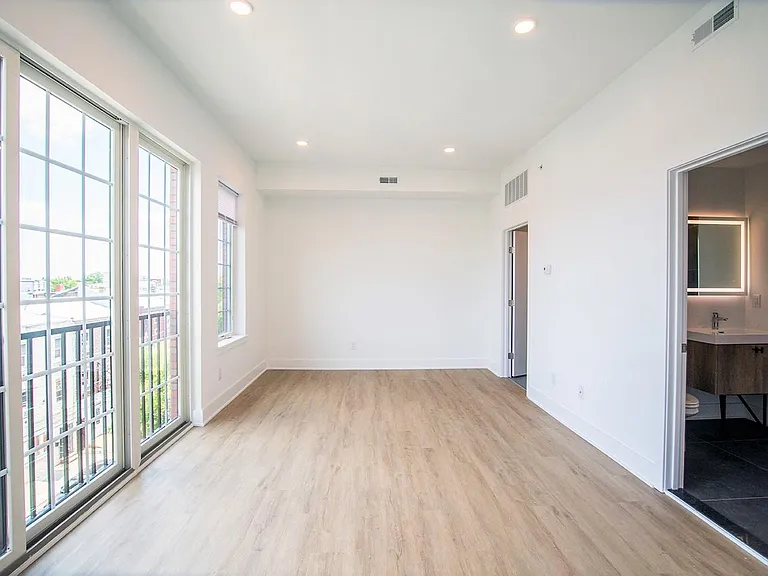 1324 Frankford Ave — Photo 33