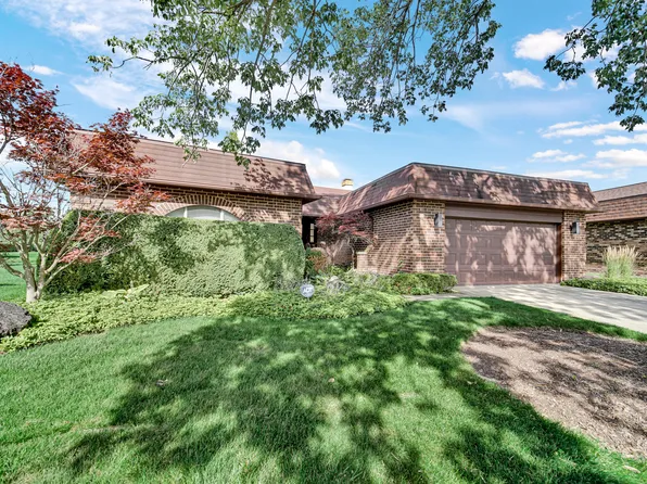 316 Buckthorn Cir, Northbrook, IL 60062