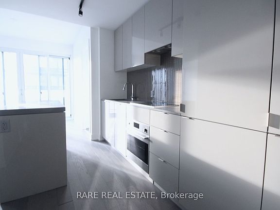 3rd image of 7 Grenville St #1901