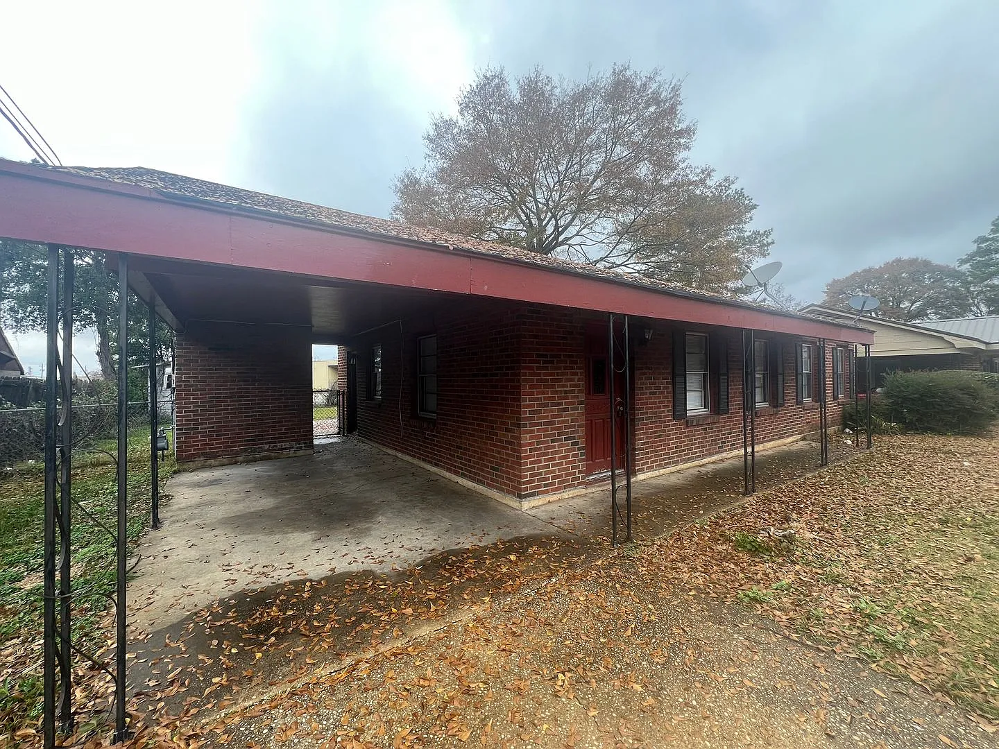 3 bedroom 1 bathroom brick home in West Tuscaloosa — Photo 2