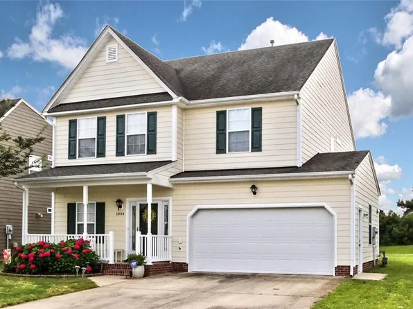 1044 Snead Dr, Suffolk, VA 23434