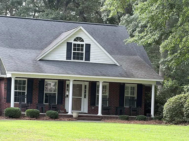 90 Old Spring Ct — Photo 4